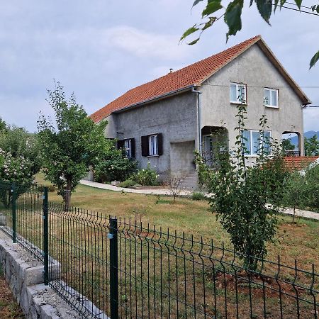 Apartman Lana Kijevo Exterior photo